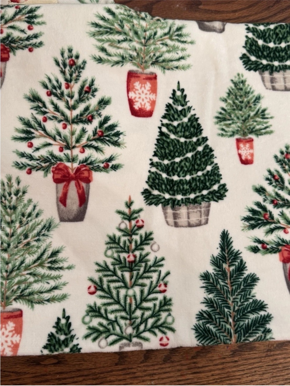 Laura Ashley Christmas Towel Set - 2 Bath Towels & 2 Hand Towels 100% Cotton